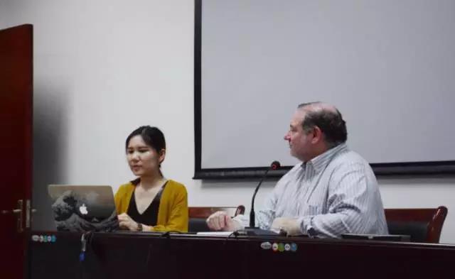 美国福德汉姆大学终身教授兰斯·斯特拉特赴华师大偷情
做讲座